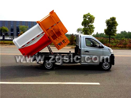 長安3方掛桶垃圾車_掛桶垃圾車多少錢一輛？