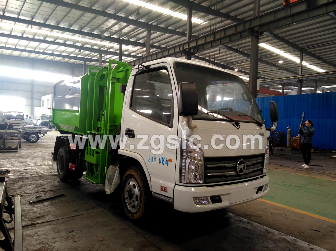 湖北程力凱馬3.5方藍(lán)牌掛桶垃圾車(chē)（國(guó)五）