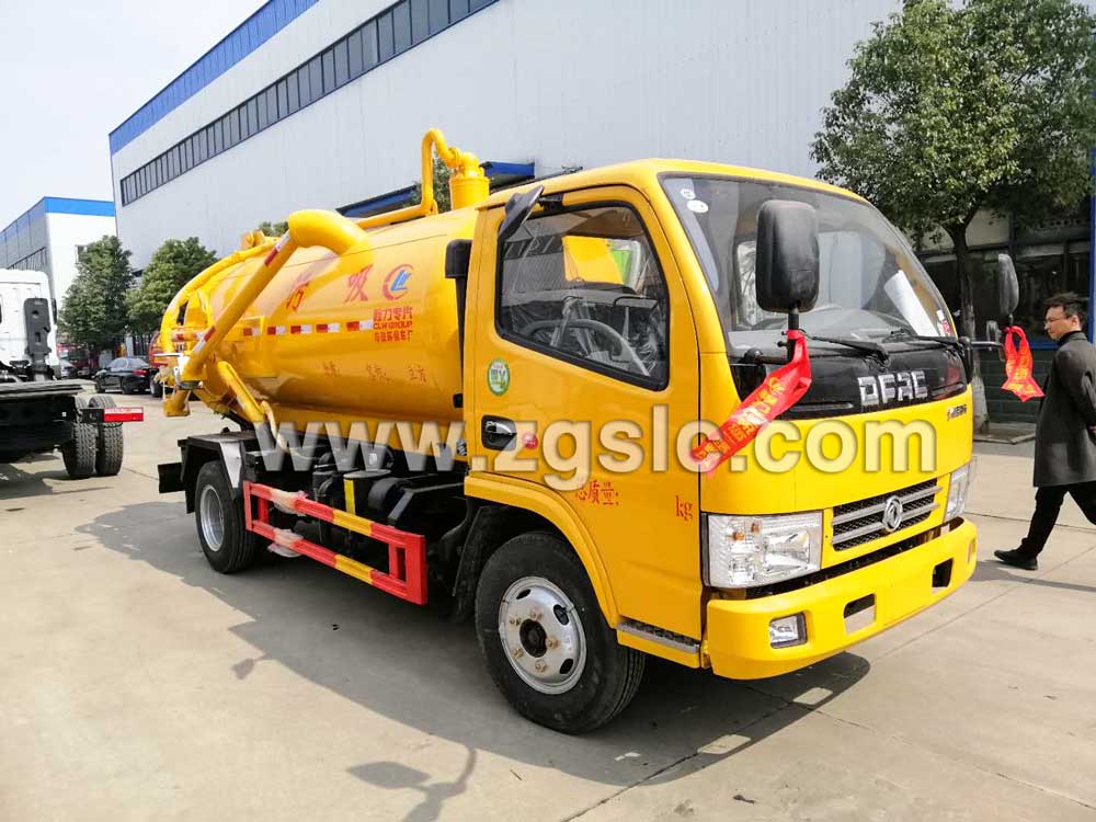 湖北程力東風(fēng)小多利卡吸污車(國(guó)五)