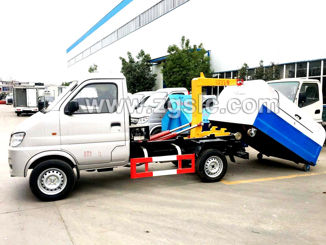 長安3方勾臂垃圾車_勾臂垃圾車多少錢一臺(tái)？