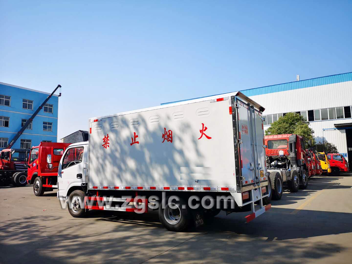 東風(fēng)小多利卡爆破器材運(yùn)輸車（國五）
