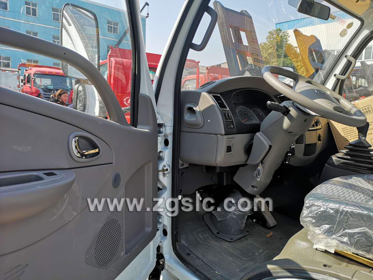 東風(fēng)小多利卡爆破器材運(yùn)輸車（國五）