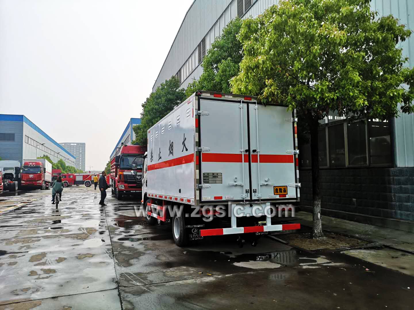 湖北程力解放虎威爆破器材運(yùn)輸車（國(guó)五）