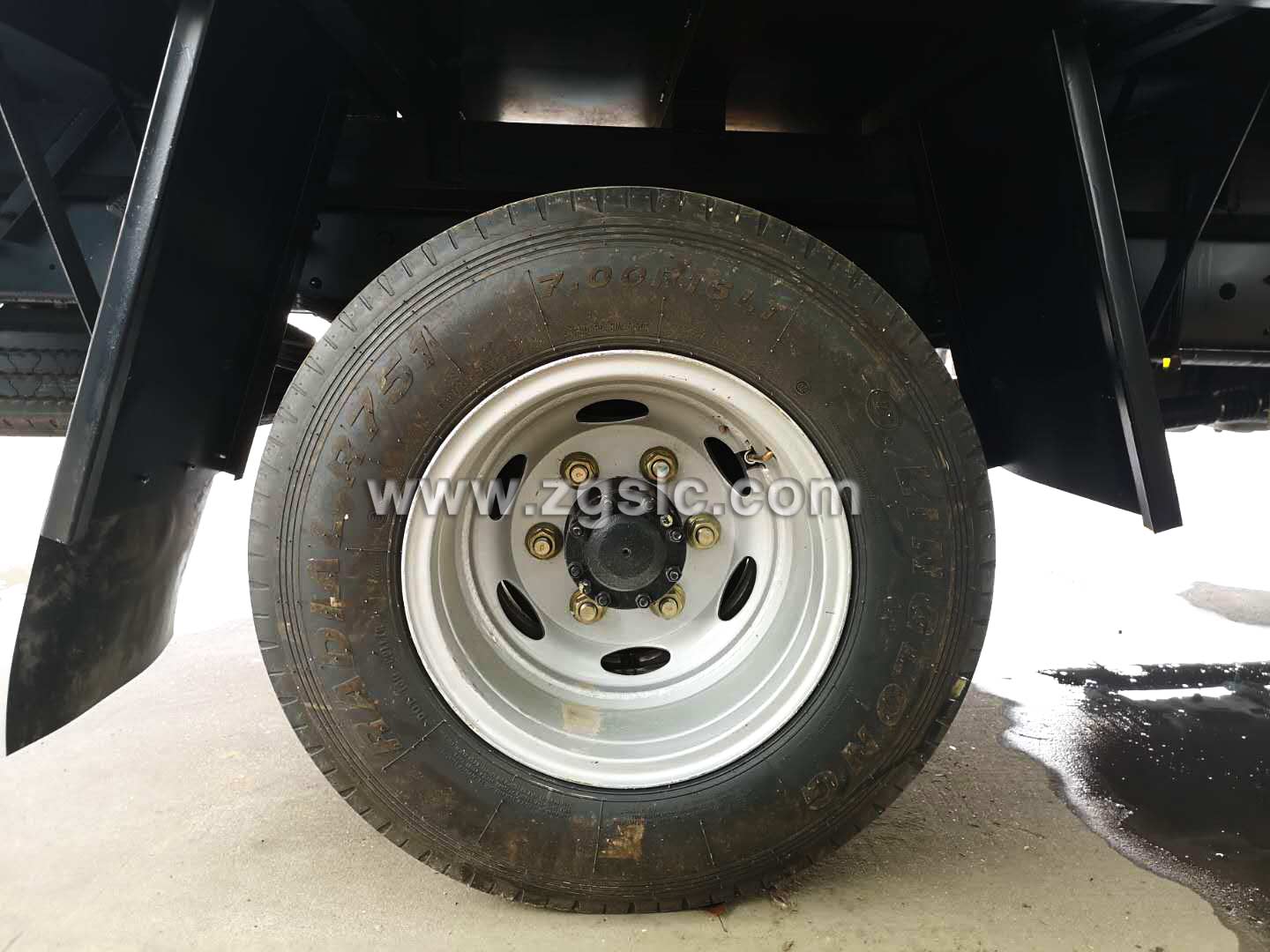 湖北程力解放虎威爆破器材運(yùn)輸車（國(guó)五）