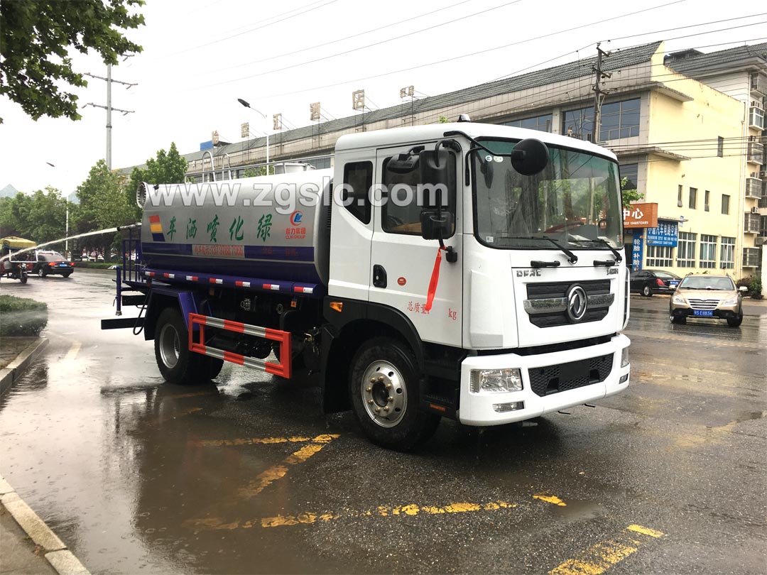 程力專(zhuān)汽12方東風(fēng)D9噴霧車(chē)