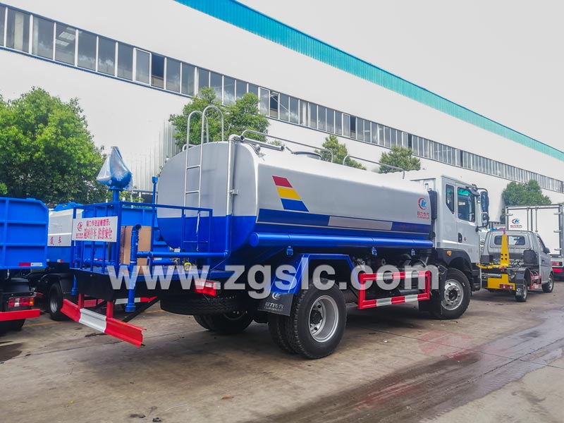12方東風(fēng)D9灑水車(chē)-那個(gè)品牌好