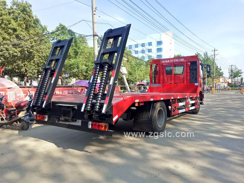 平板運(yùn)輸車(chē)圖片