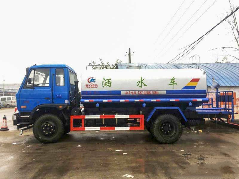 程力集團(tuán)的工地灑水車，您知道怎么選擇嗎？