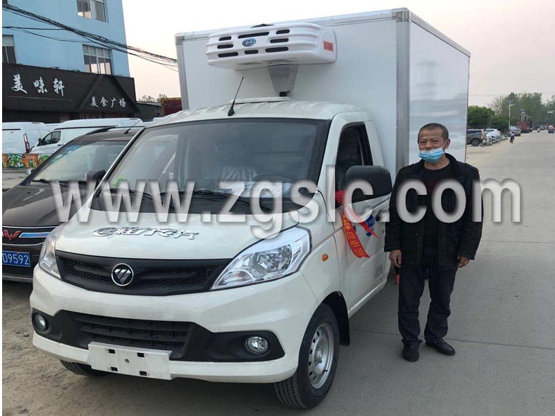程力專用汽車股份有限公司師傅準(zhǔn)備出發(fā)，開往客戶所在地