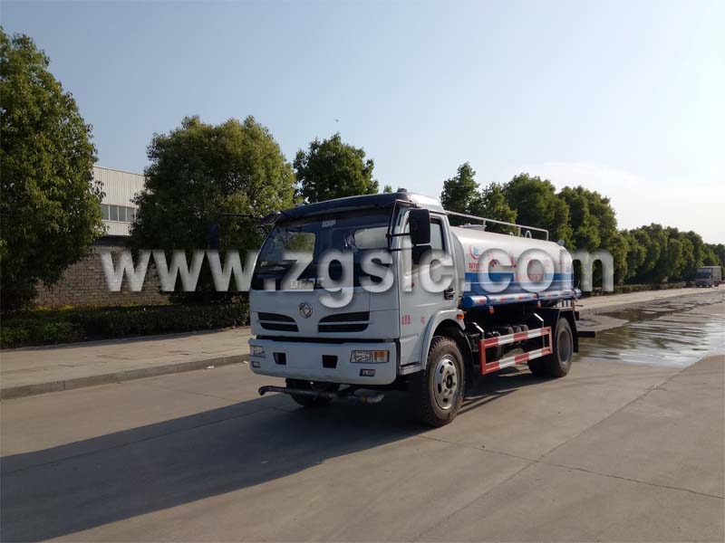 程力集團東風(fēng)福瑞卡多功能綠化灑水車.jpg